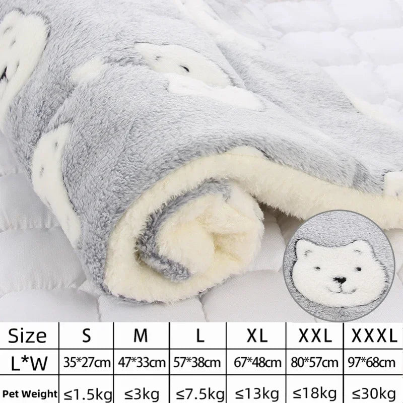 Copertina antinervosismo per gatti 
Flannel Pet Mat Dog Bed Cat Bed Thicken Sleeping Mat Dog Blanket Mat For Puppy Kitten Pet Dog Bed for Small Large Dogs Pet Rug