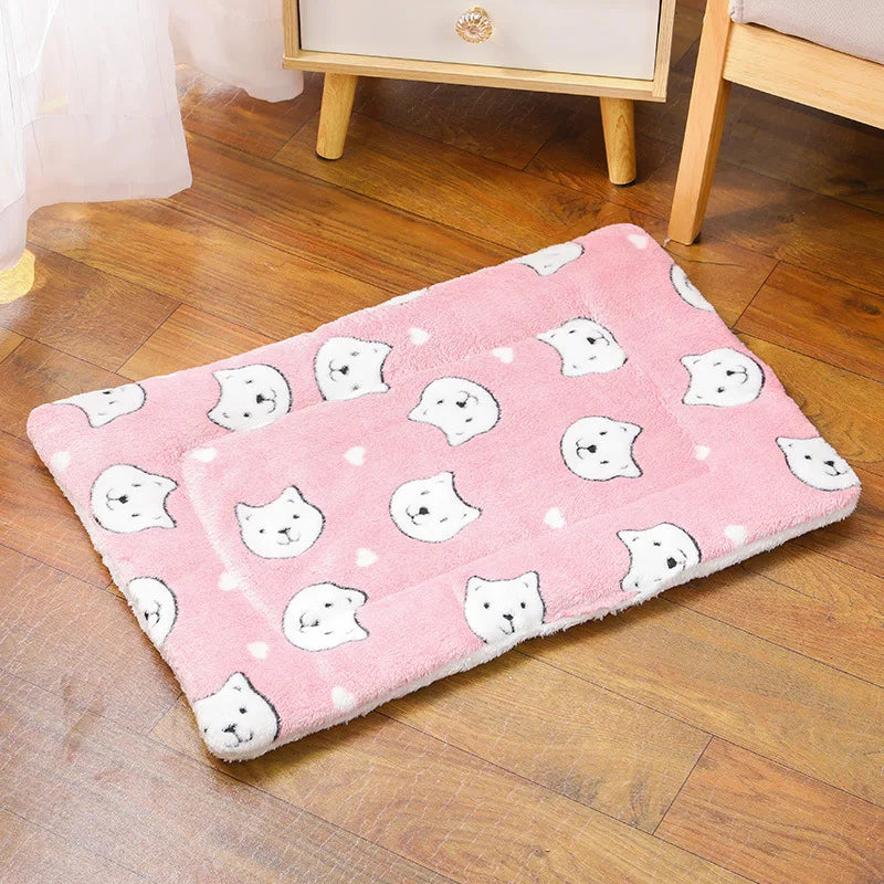 Copertina antinervosismo per gatti 
Flannel Pet Mat Dog Bed Cat Bed Thicken Sleeping Mat Dog Blanket Mat For Puppy Kitten Pet Dog Bed for Small Large Dogs Pet Rug
