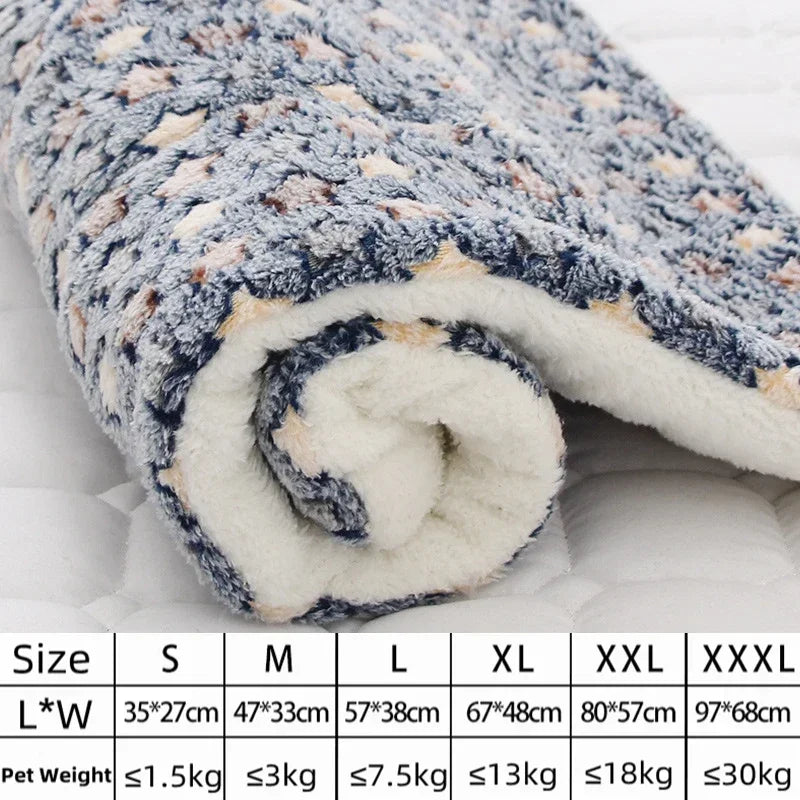 Copertina antinervosismo per gatti 
Flannel Pet Mat Dog Bed Cat Bed Thicken Sleeping Mat Dog Blanket Mat For Puppy Kitten Pet Dog Bed for Small Large Dogs Pet Rug