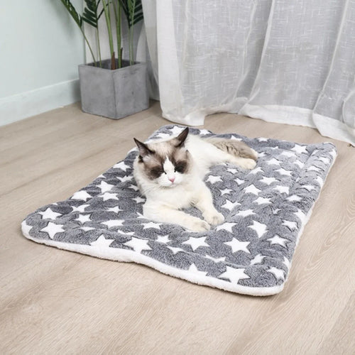 Copertina antinervosismo per gatti 
Flannel Pet Mat Dog Bed Cat Bed Thicken Sleeping Mat Dog Blanket Mat For Puppy Kitten Pet Dog Bed for Small Large Dogs Pet Rug