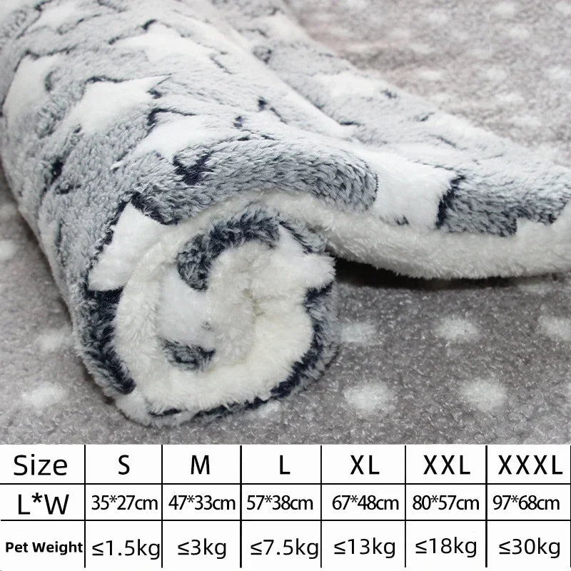Copertina antinervosismo per gatti 
Flannel Pet Mat Dog Bed Cat Bed Thicken Sleeping Mat Dog Blanket Mat For Puppy Kitten Pet Dog Bed for Small Large Dogs Pet Rug