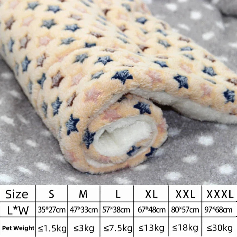 Copertina antinervosismo per gatti 
Flannel Pet Mat Dog Bed Cat Bed Thicken Sleeping Mat Dog Blanket Mat For Puppy Kitten Pet Dog Bed for Small Large Dogs Pet Rug